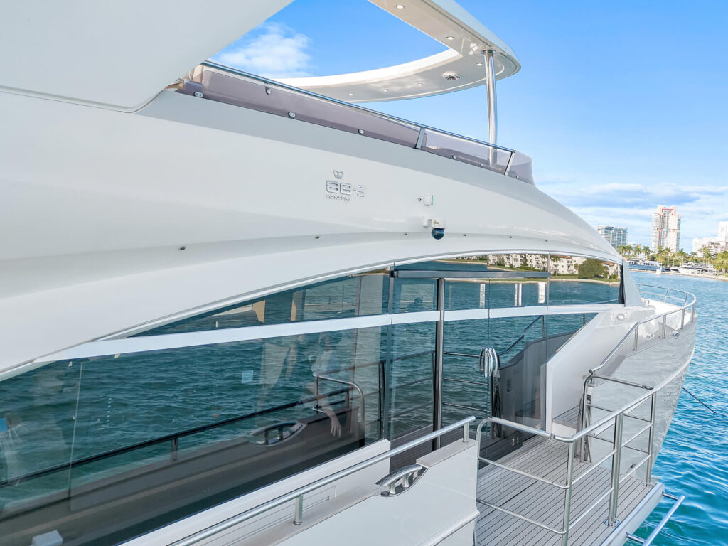 88’ Princess (Miami Beach Marina) Yacht